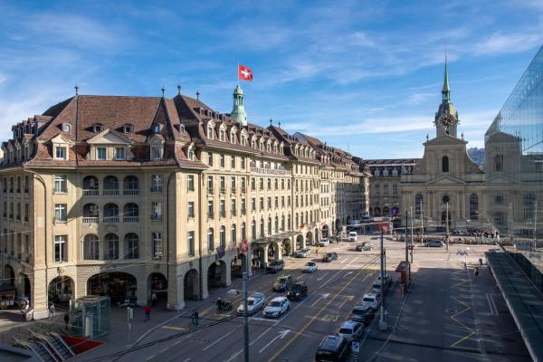 Na zdjęciu widoczny jest obiekt Hotel Schweizerhof Bern & Spa położony w mieście Berno.