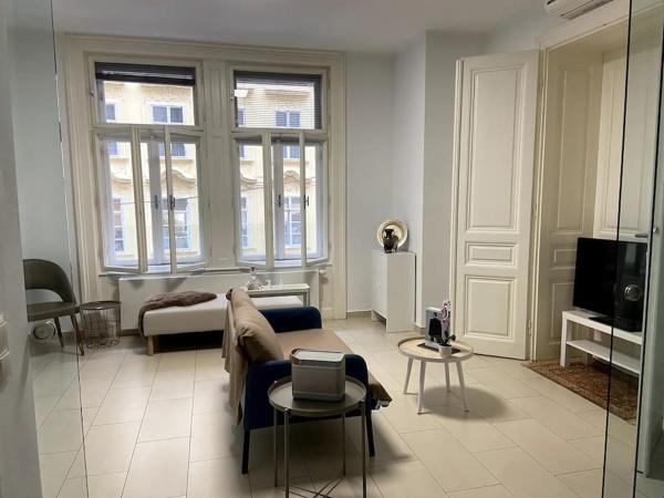 Luxury Serviced 3-Bedroom Flat in Vienna's 1st District, Vienna
