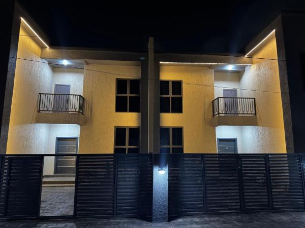 A la foto es mostra l'objecte Guy Gad's Apartment situat a la ciutat de Ashalebotwe.