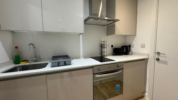 A la foto es mostra l'objecte Luxury Studio Flat Hounslow Central situat a la ciutat de Heston.