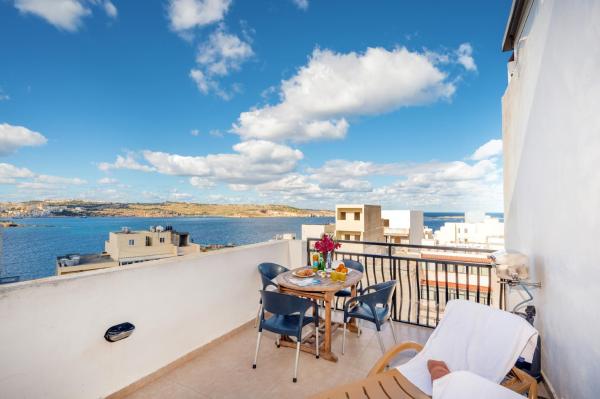 Seashells 2 bedroom Apartment with sunny terrace with stunning sea views - by Getawaysmalta, San Pawl il-Baħar