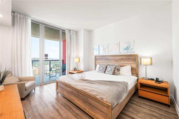A la foto es mostra l'objecte 1 BR Apartment with Balcony Gym & Amazing Pool situat a la ciutat de Hallandale Beach.