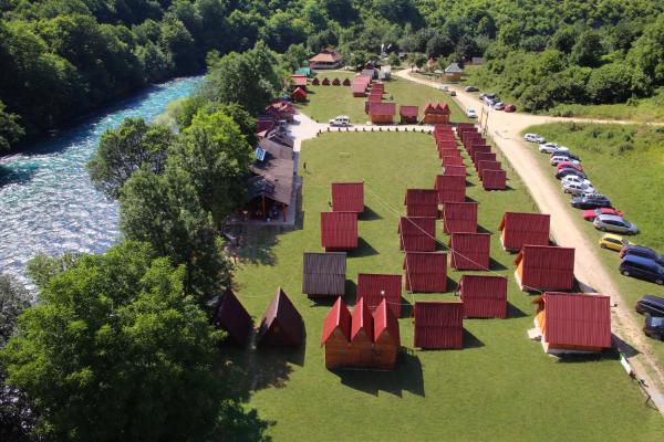 Nella foto è visibile l'oggetto Rafting Center Drina Tara situato nella città di Bastasi.