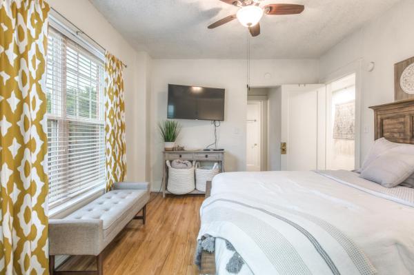 A la foto es mostra l'objecte Carson Flats Apt #4 | 1BR • Near BOK• OSU Med•Dtwn situat a la ciutat de Tulsa.