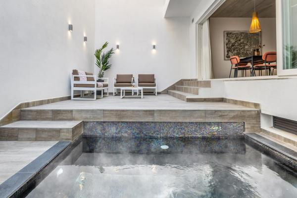A la foto es mostra l'objecte Heated Pool Luxury in Pembroke St Julians situat a la ciutat de Pembroke.