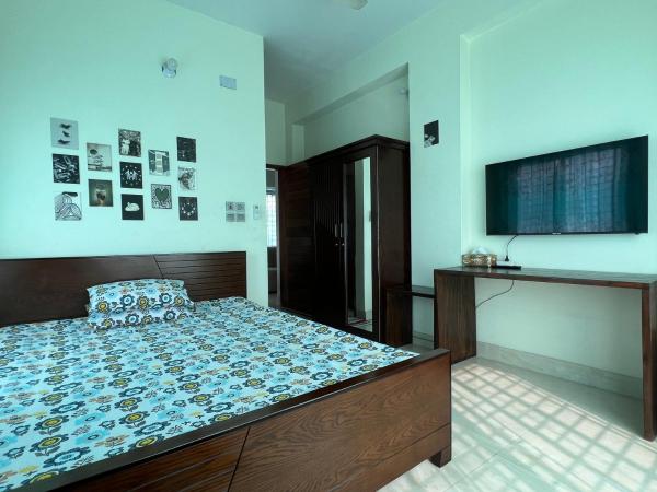 På bildet vises objektet Fully furnished, one bedroom apartment with kitchen, washroom etc B007 som ligger i byen Dhaka.
