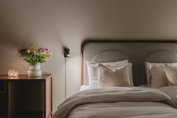 Na zdjęciu widoczny jest obiekt First Hotel Skansen położony w mieście Tromsø.