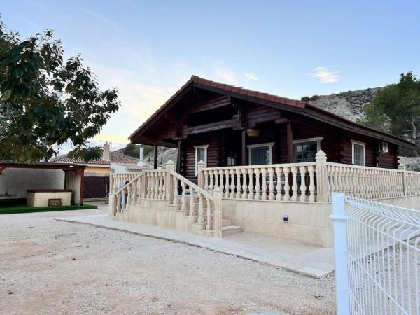 La photo montre l'objet La casica de madera con Jacuzzi exterior y barbacoa situé dans la ville de Murcie.
