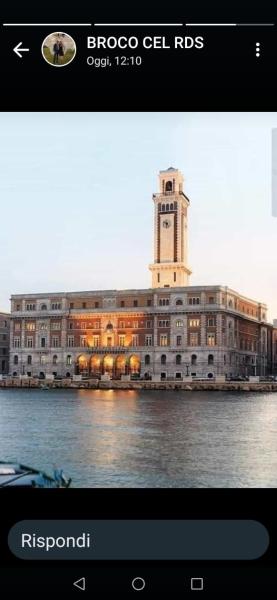 A la foto es mostra l'objecte Mario's home situat a la ciutat de Bari.