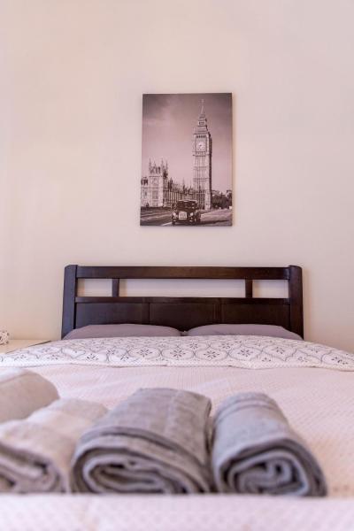 A la foto es mostra l'objecte Evans House situat a la ciutat de Agnanterón.