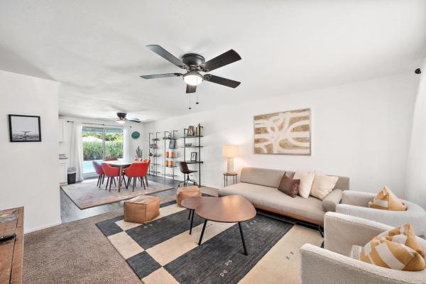 A la foto es mostra l'objecte Modern Family Retreat with Large Backyard Pool and BBQ situat a la ciutat de Phoenix.