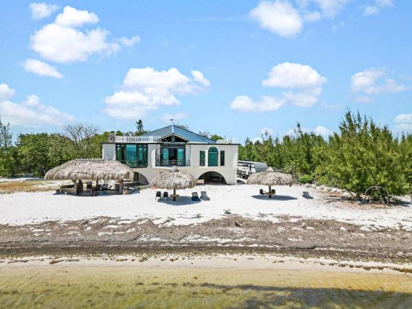 Op de foto is het object Treehouse Private Village at Barnacle Resort te zien, gelegen in de stad Big Pine Key.