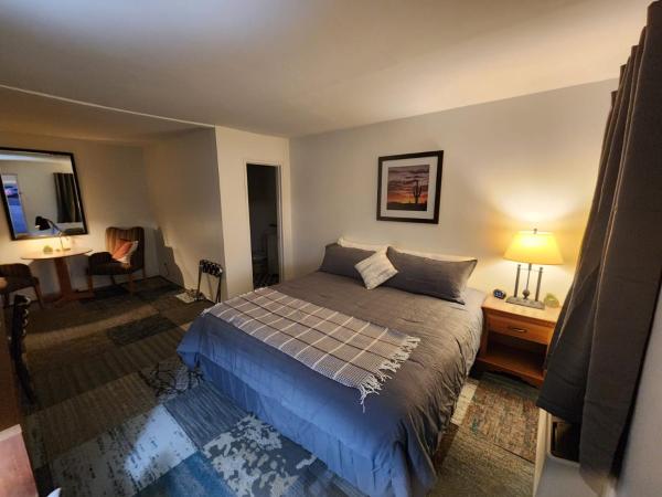 A la foto es mostra l'objecte South West Motel situat a la ciutat de Grants.