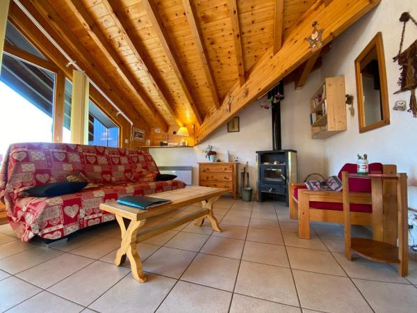 照片显示了位于Samoëns市的Grand T3 lumineux avec balcon, parking & casier skis en centre-ville de Samoëns - FR-1-624-22物件。