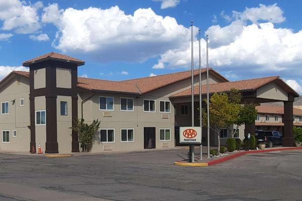 A la foto es mostra l'objecte Quality Inn & Suites Grants - I-40 situat a la ciutat de Grants.
