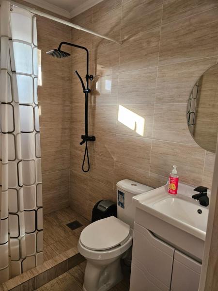 照片显示了位于Maman市的Guesthouse Ali物件。