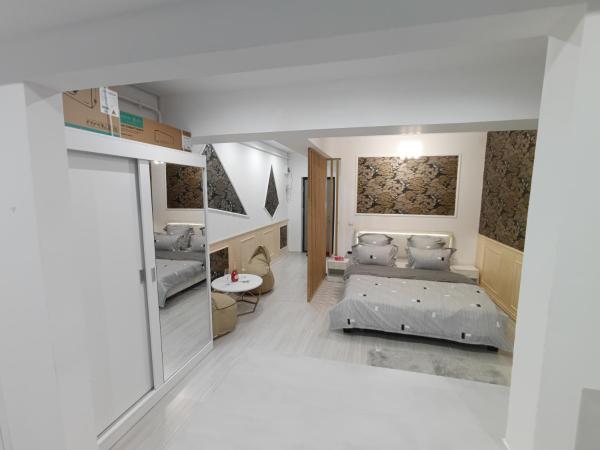 Nella foto è visibile l'oggetto Lumière Lounge situato nella città di Craiova.