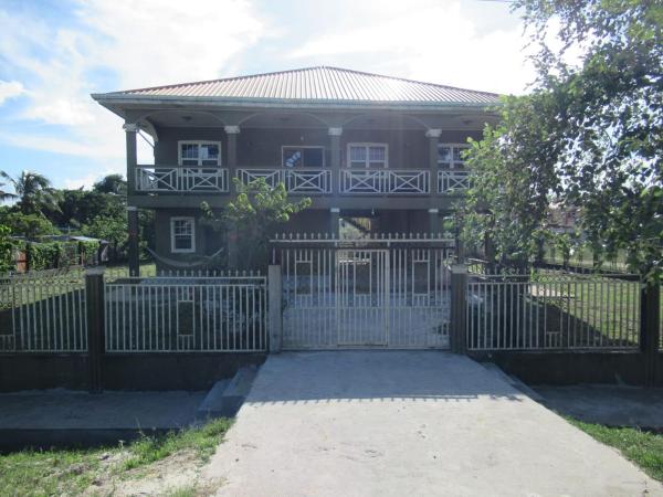 照片显示了位于Parika市的Cozy two bedroom Villa物件。