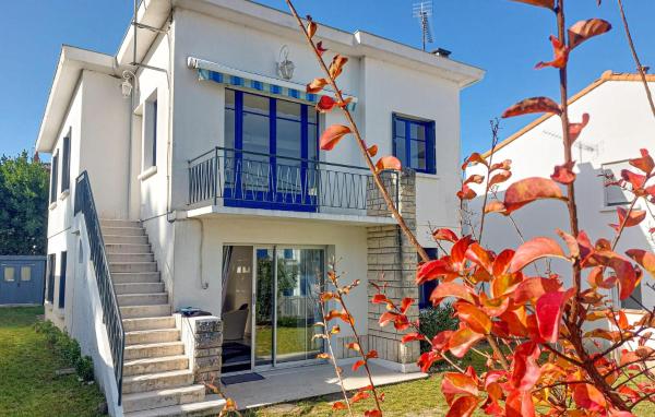 A la foto es mostra l'objecte 4 Bedroom Awesome Home In Royan situat a la ciutat de Royan.