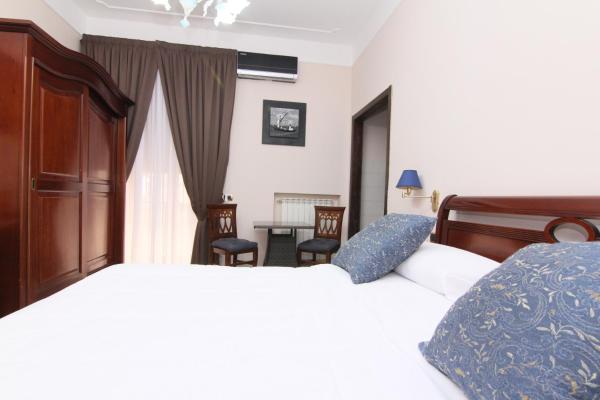 Na fotografii je vidět objekt B&B Del Corso nacházející se ve městě Neapol.