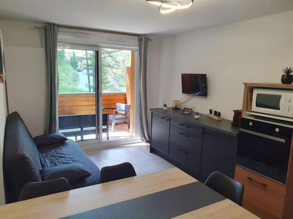 På billedet ses objektet Appartement au calme avec vue sur les montagnes à la Foux d'Allos beliggende i byen Allos.