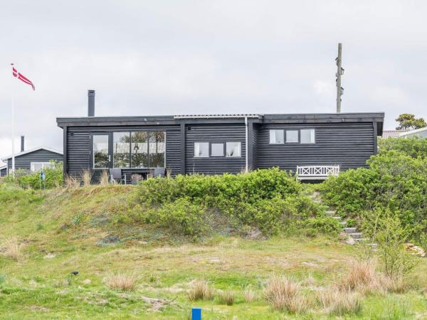 På billedet ses objektet 4 person holiday home in Fanø beliggende i byen Fanø.