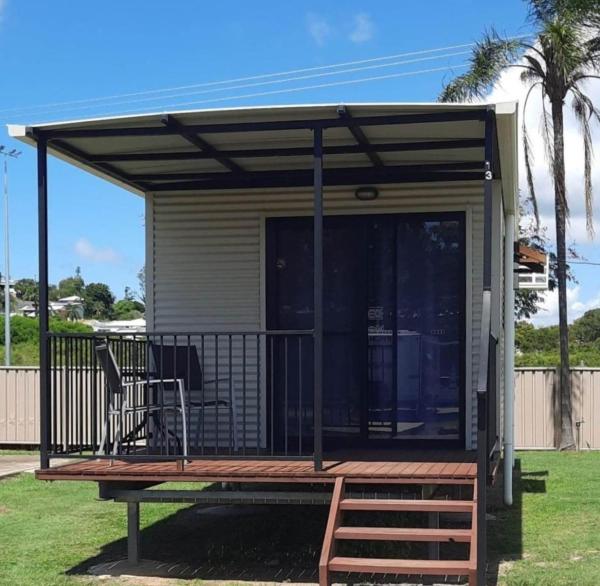 På billedet ses objektet Blue Dolphin Caravan Park Yeppoon beliggende i byen Bondoola.
