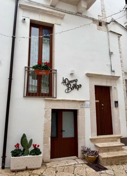 The photo shows the La Dimora nel Borgo located in the city of Putignano.