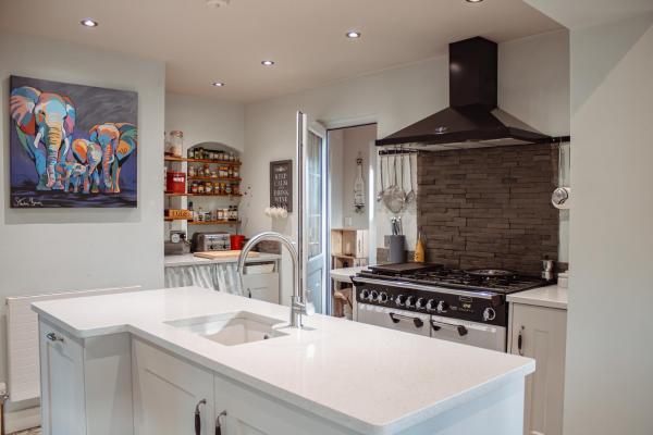 Spacious 5-bed Detached Home In Charming Tadcaster - Wetherby