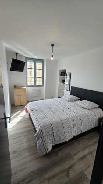 På billedet ses objektet Le Charme et Confort Saint -Sévère T3 Vienne beliggende i byen Vienne.