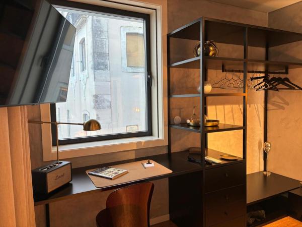 A la foto es mostra l'objecte Studio Teatro Aveiro situat a la ciutat de Aveiro.