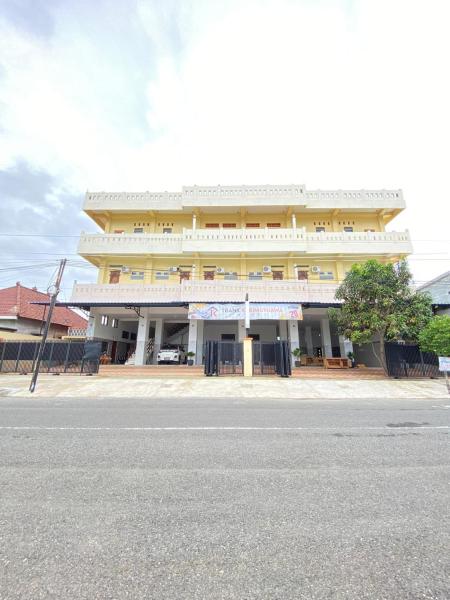 A la foto es mostra l'objecte Trans karimunjawa situat a la ciutat de Jepara.