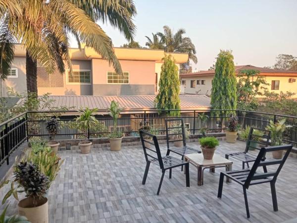 Auf dem Foto ist das Objekt Estate of Nwankwo Duplex Apartment in der Stadt Enugu zu sehen.
