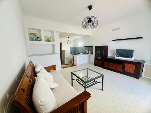 A la foto es mostra l'objecte OASIS PLAYA CHICA con terraza a 100m del Mar situat a la ciutat de Tías.