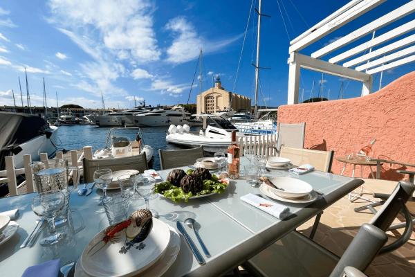 A la foto es mostra l'objecte Fisherman house with WIFI AC and a 14m-mooring situat a la ciutat de Grimaud.