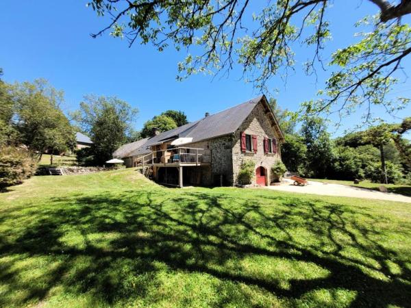 照片显示了位于Bonnefond市的Gîte de France Gîte bournabas 4 épis - Gîte de France 8 personnes MAE-6491物件。