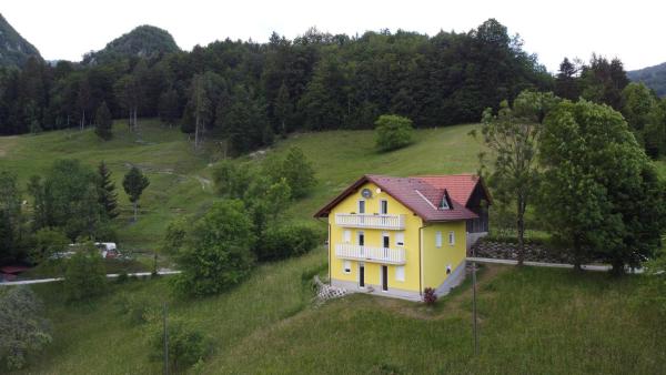 A la foto es mostra l'objecte Apartma pri Milki situat a la ciutat de Cerkno.