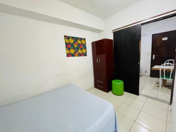 Bild 6: Quarto, sala, cozinha e banheiro, ar condicionado, á 2 minutos da praia do porto da barra-203-46