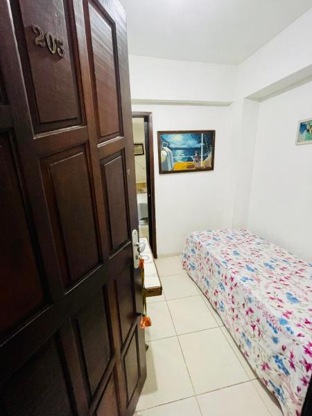 Bild 2: Quarto, sala, cozinha e banheiro, ar condicionado, á 2 minutos da praia do porto da barra-203-46
