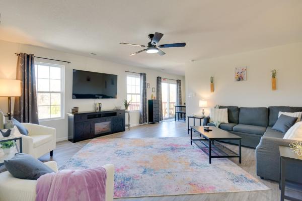 A la foto es mostra l'objecte 2 Mi to Dtwn Fulton Meadowlark Home with Deck! situat a la ciutat de Fulton.