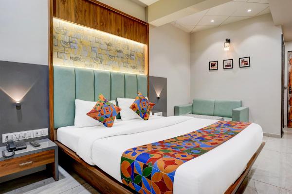 A la foto es mostra l'objecte Hotel Nnex Inn situat a la ciutat de Bātwa.