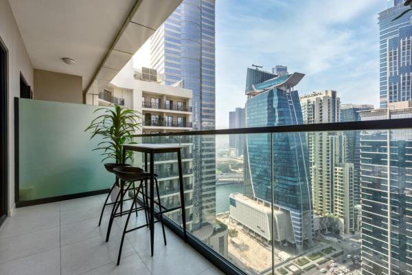 Foto 1: Waves - Modern Apt with Balcony & Canal View in Business Bay