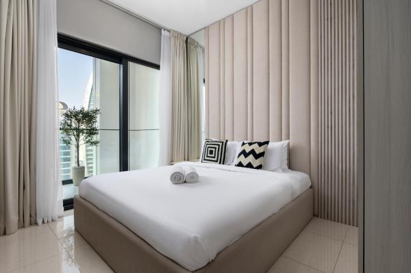 Foto 4: Waves - Modern Apt with Balcony & Canal View in Business Bay