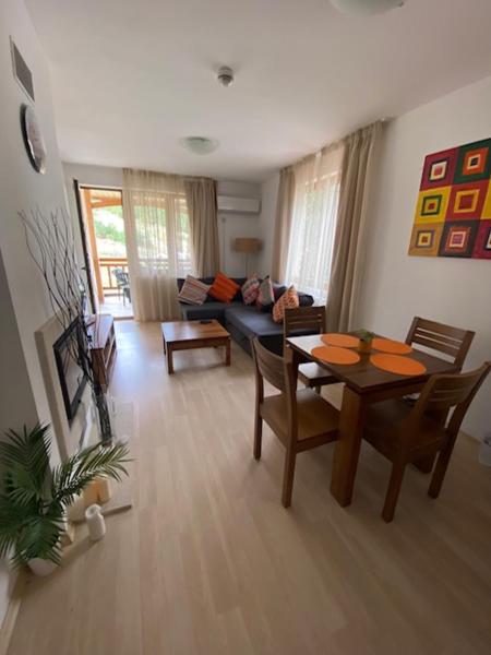A la foto es mostra l'objecte St John Hill Alexander Services Apartments situat a la ciutat de Bansko.