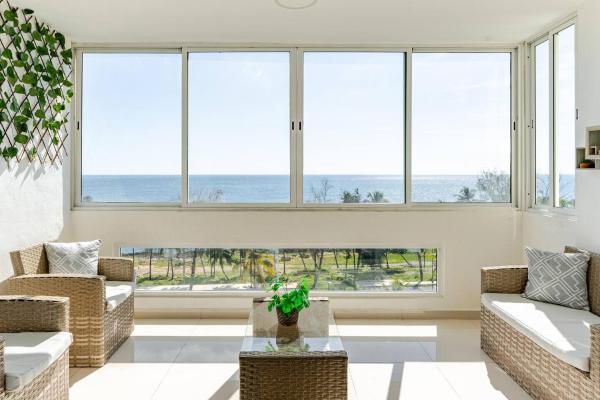 The photo shows the Luxury Ocean View Condo in Santo Domingo located in the city of La Francia.