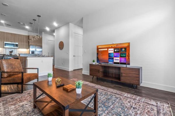 A la foto es mostra l'objecte Luxurious New Unit 1Bd1Ba Pool Golf Sim situat a la ciutat de Austin.