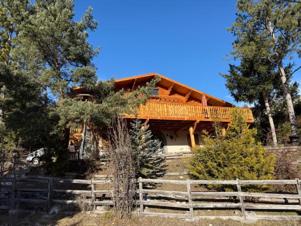 A la foto es mostra l'objecte Chalet avec Spa Magnifique vue situat a la ciutat de Barcelonnette.