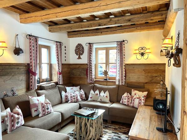 På bilden syns objektet Holiday Home st martin chalets-2 by Interhome som ligger i staden Sankt Martin.