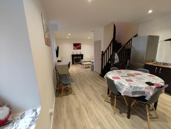 A la foto es mostra l'objecte Gîte 10 personnes maison entière situat a la ciutat de Chozeau.