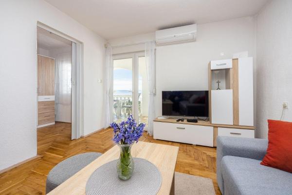 Lichtdurchflutetes Apartment Mit Tollem Meerblick, Waschmaschine - Hundefreundlich - Klenovica